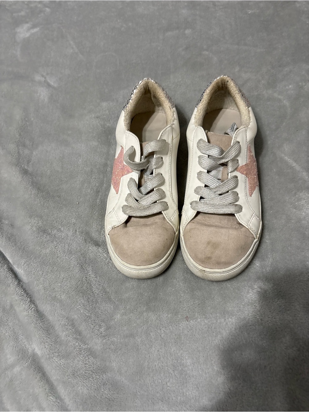 Steve Madden Kids White Sneakers with Pink Star Accent
